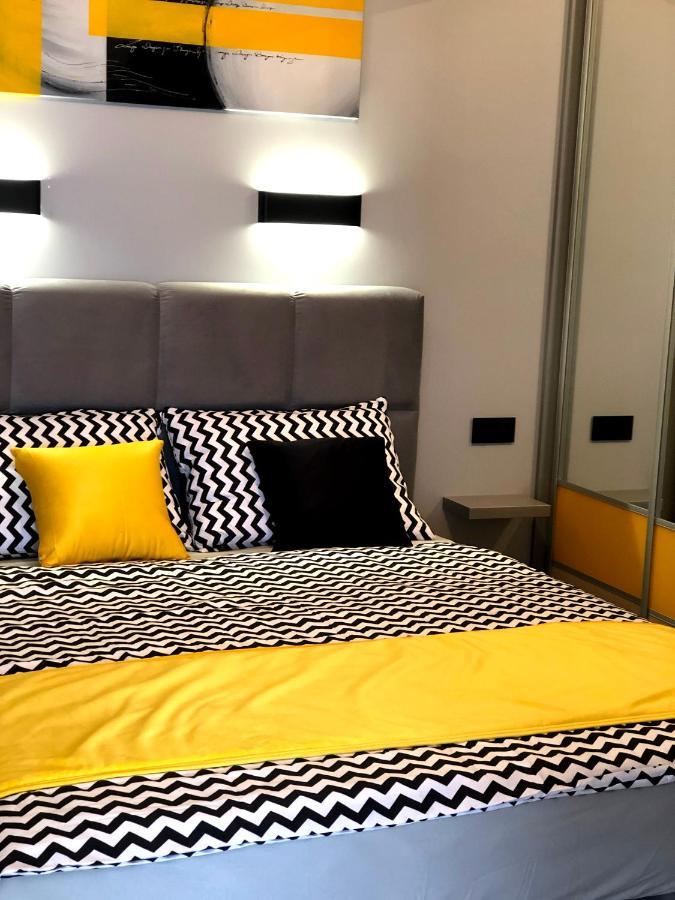Elegance Yellow W Nautica Apartment