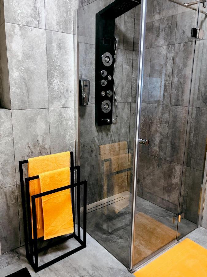 Elegance Yellow W Nautica Apartment Gizycko